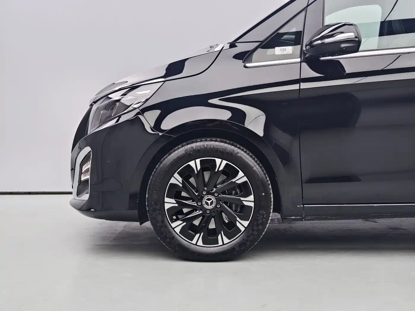Mercedes-Benz V-Class 2024 V 300 L Long Wheelbase Premium фото 7