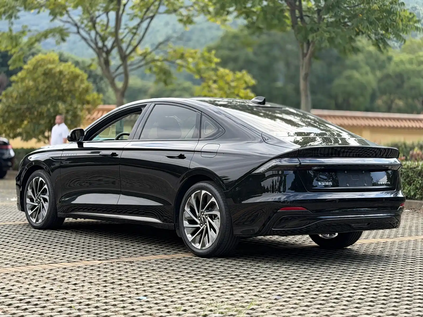 Photo 20 - Lincoln Z