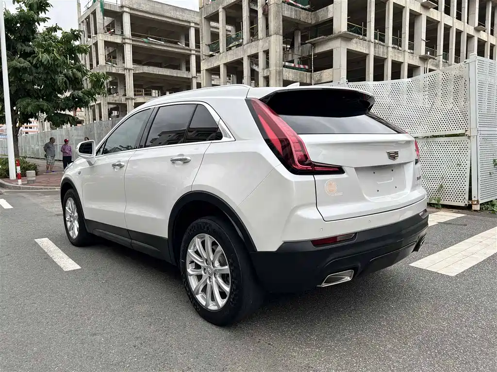CADILLAC XT4