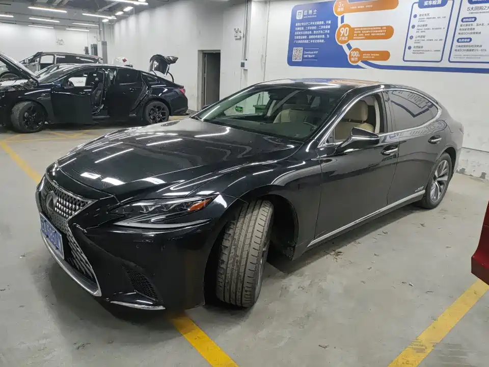 Фото 1 - Lexus LS