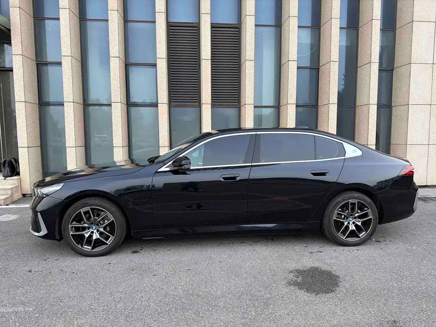 BMW i5 2024 2024 eDrive 35L Premium Luxury Package