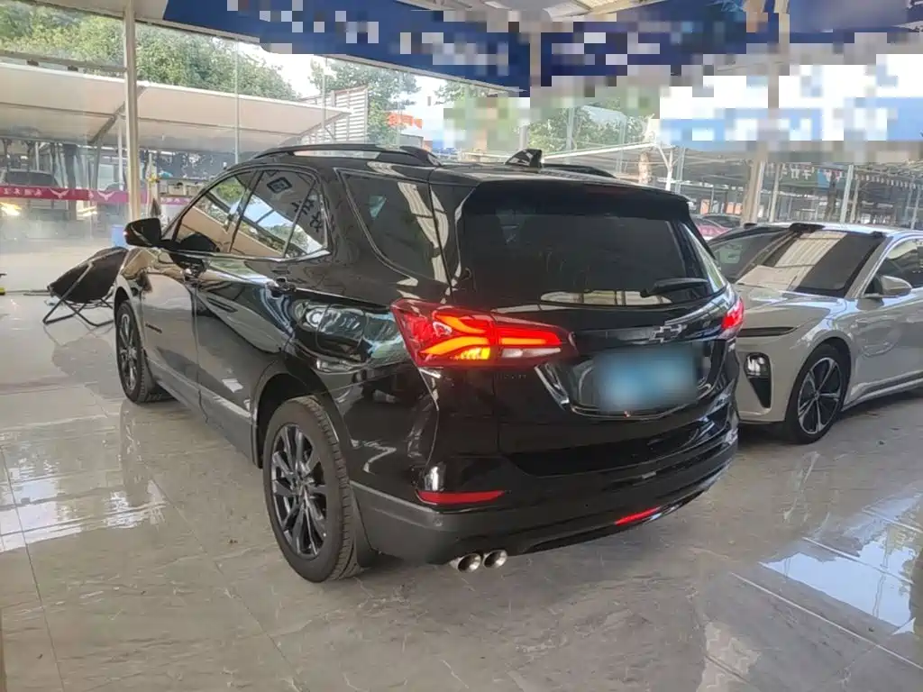 Фото 5 - Chevrolet Equinox