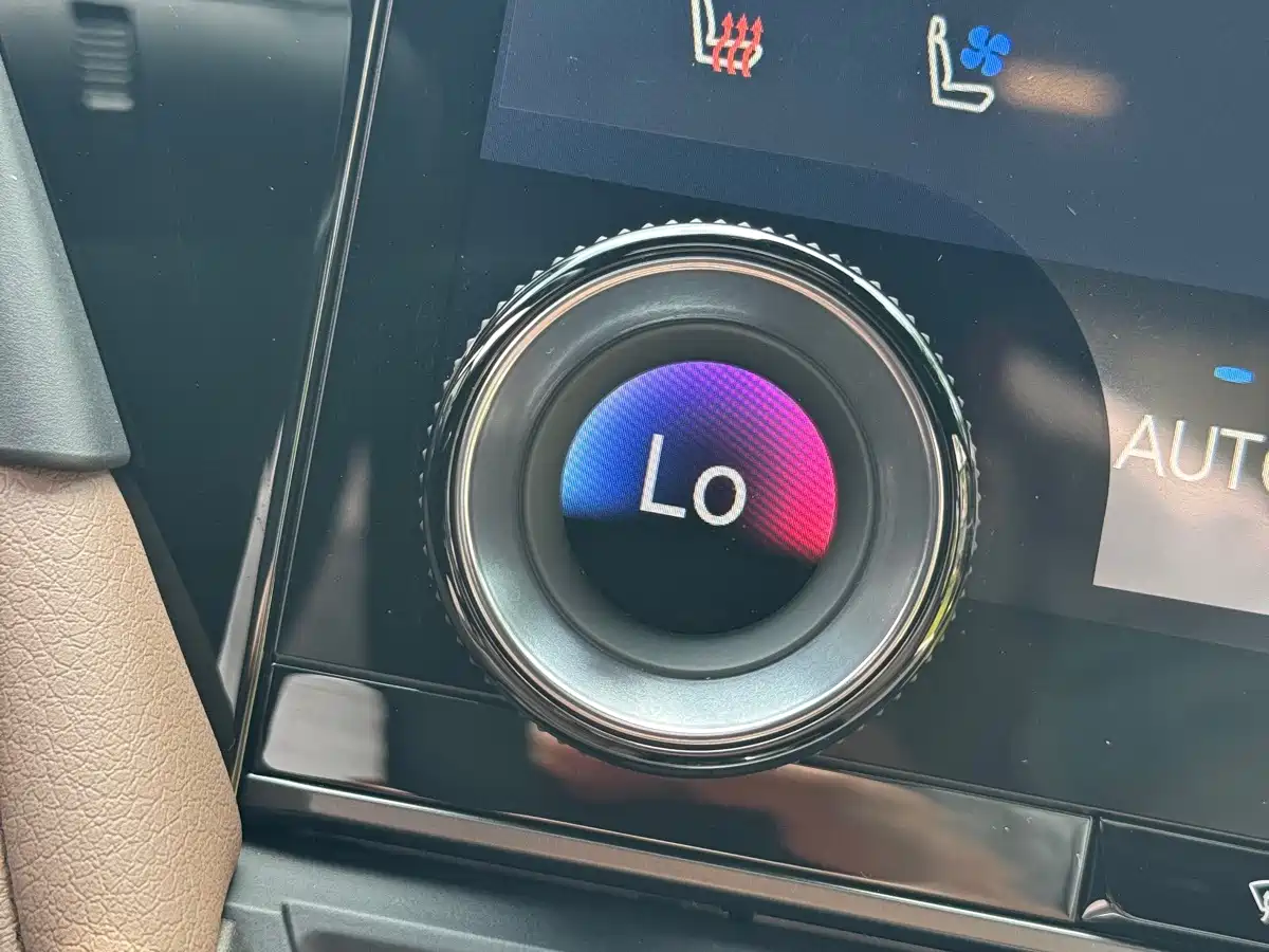 Lexus ES 2025 2025 300h Ultimate Edition