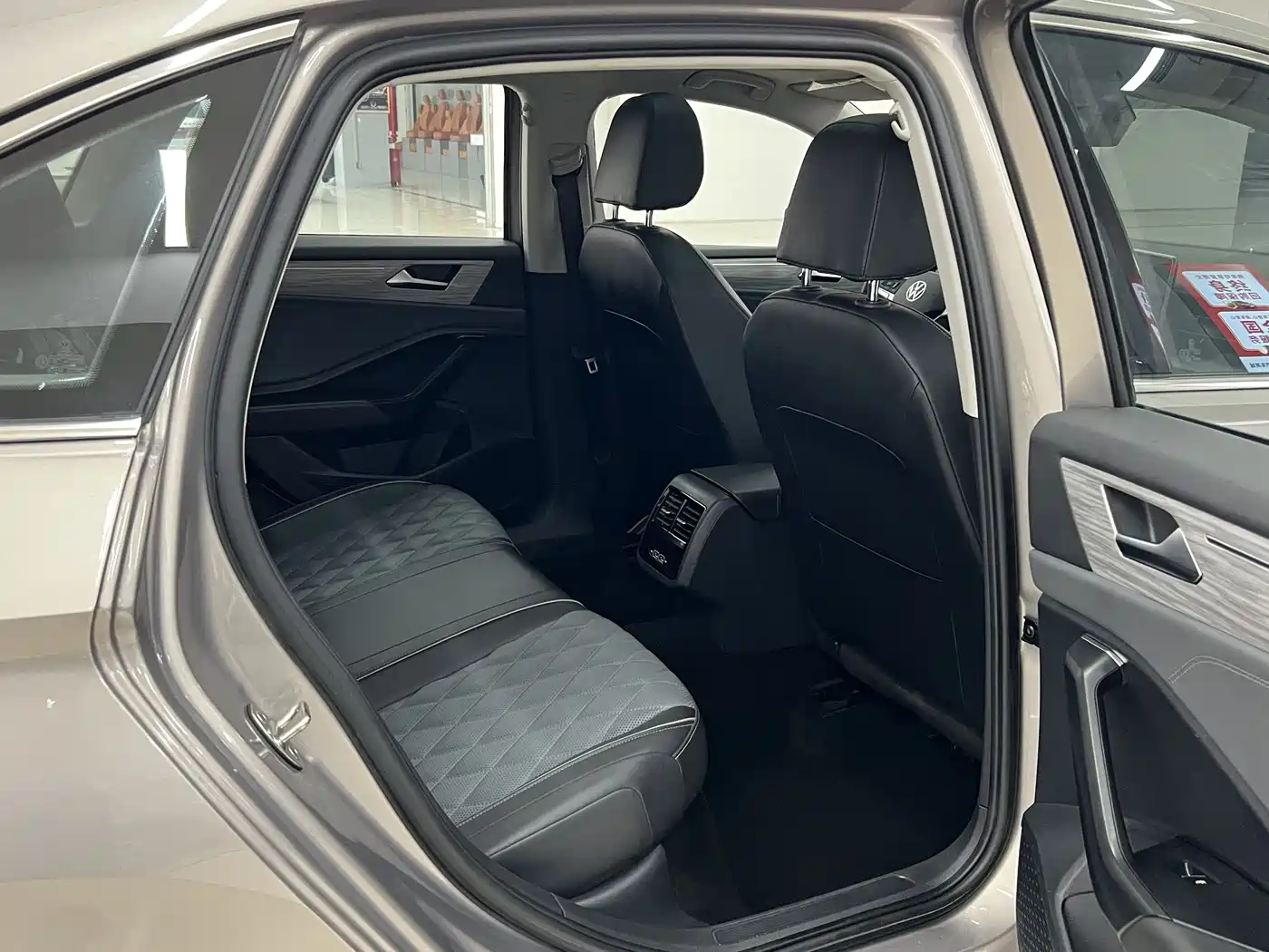Volkswagen Sagitar 2023 300TSI DSG Surpassing Edition фото 12