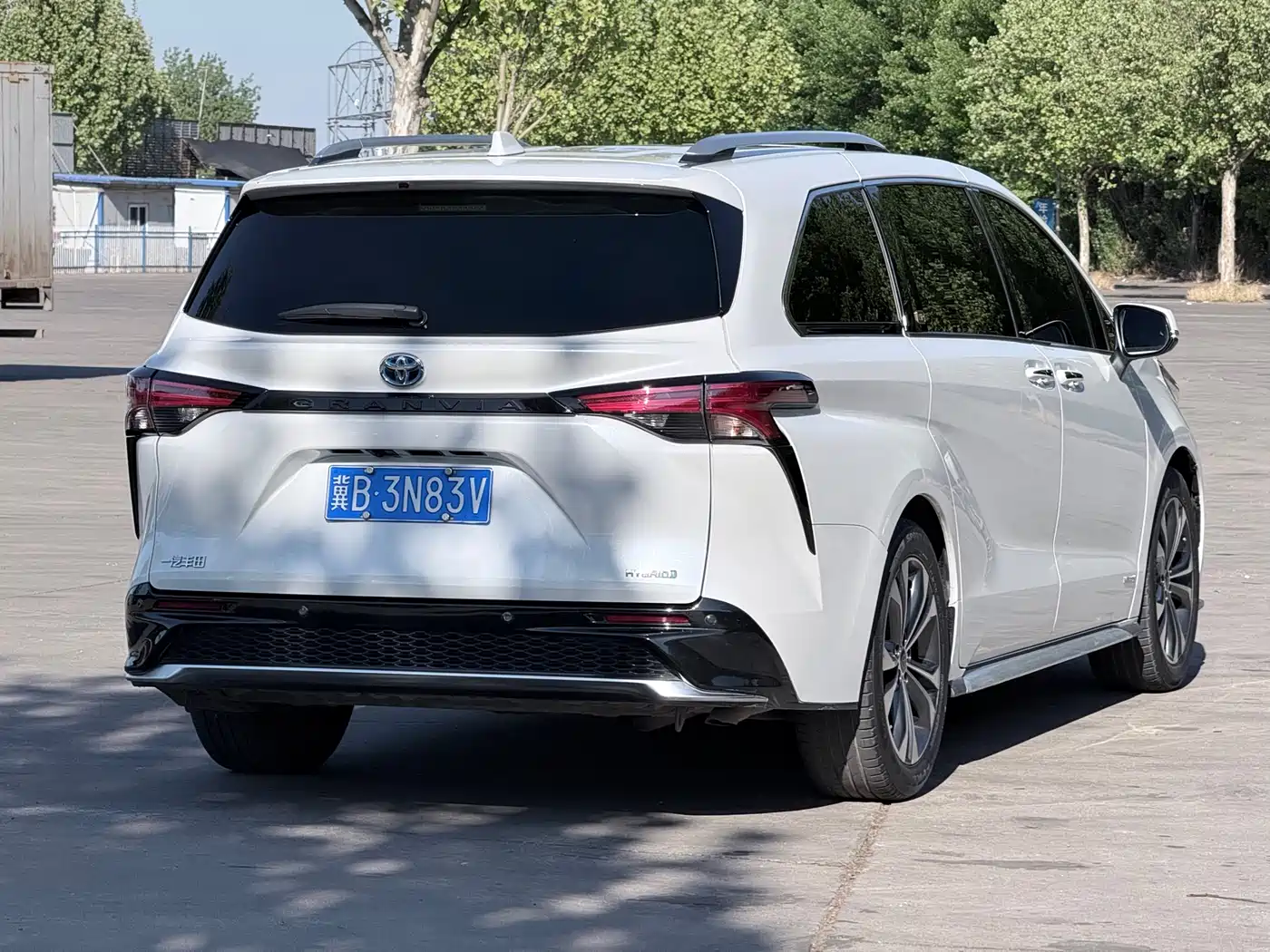 Toyota Granvia 2023 2.5L Hybrid VIP Edition фото 4
