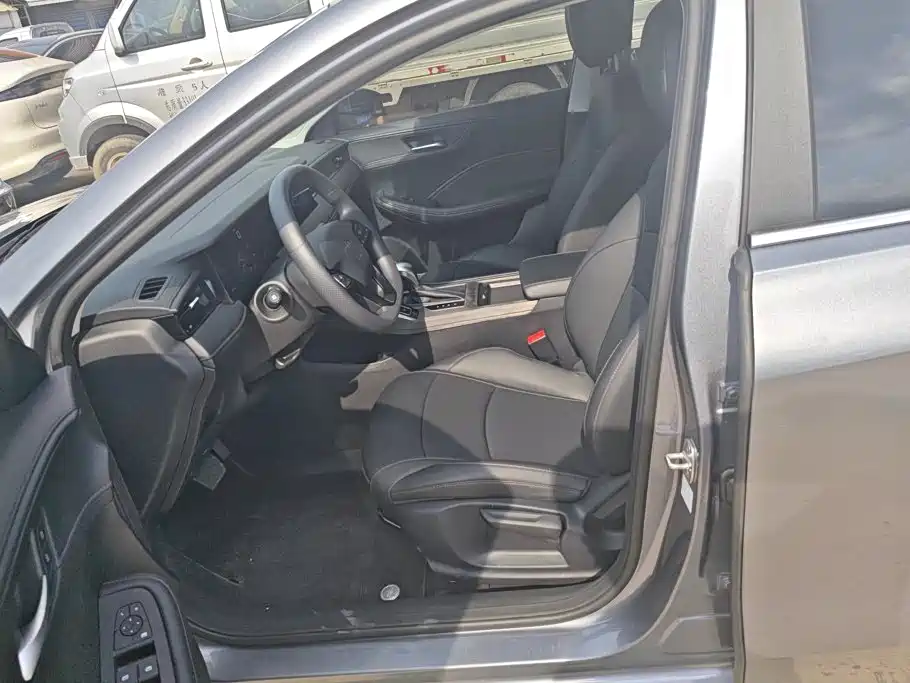 Roewe i5 2026 2023 1.5L CVT Luxury Edition