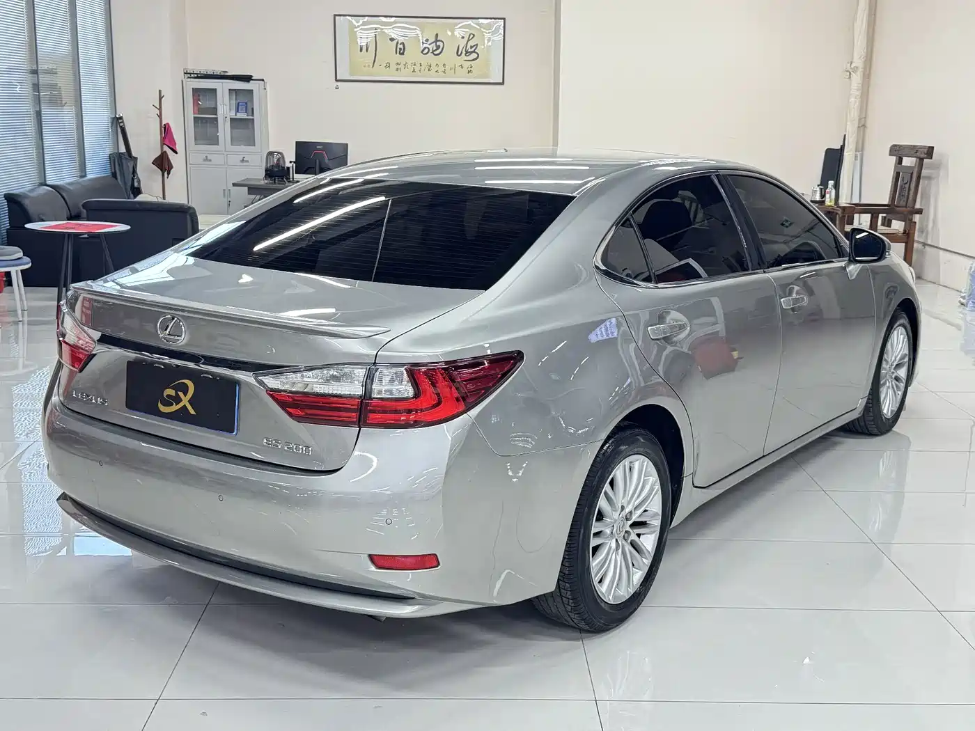 Фото 6 - Lexus ES
