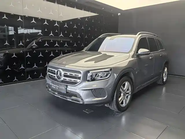 MERCEDES-BENZ GLB