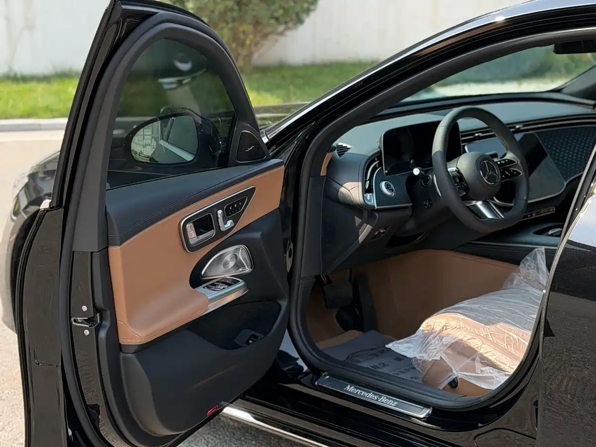 Фото 16 - Mercedes-Benz E-Class