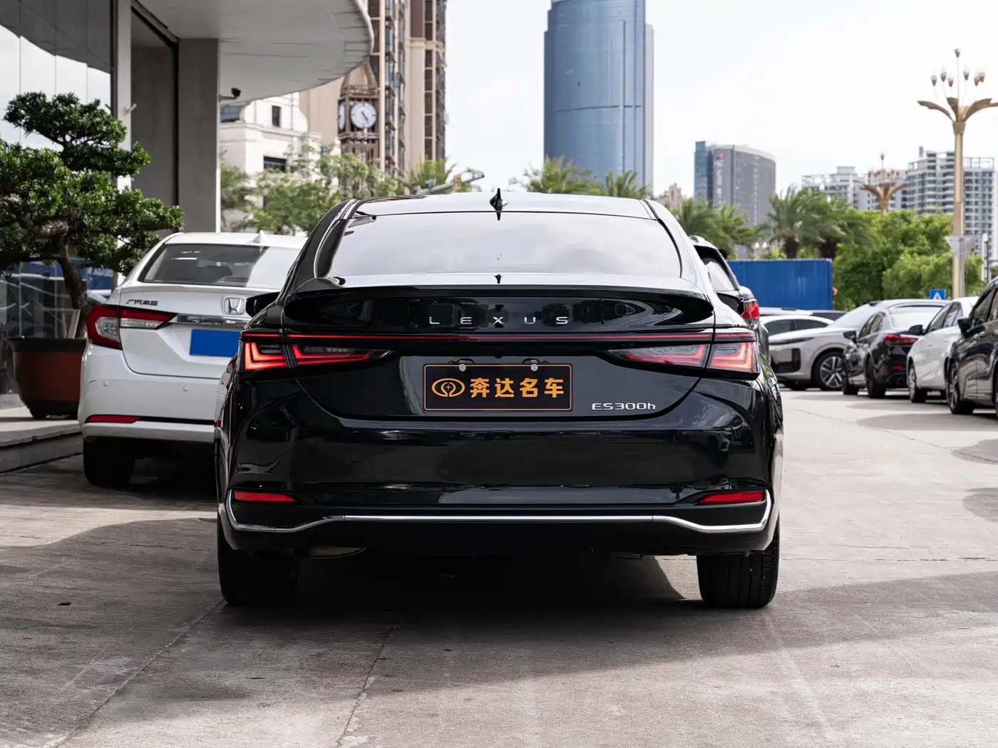 Lexus ES 2025 2025 300h Ultimate Edition