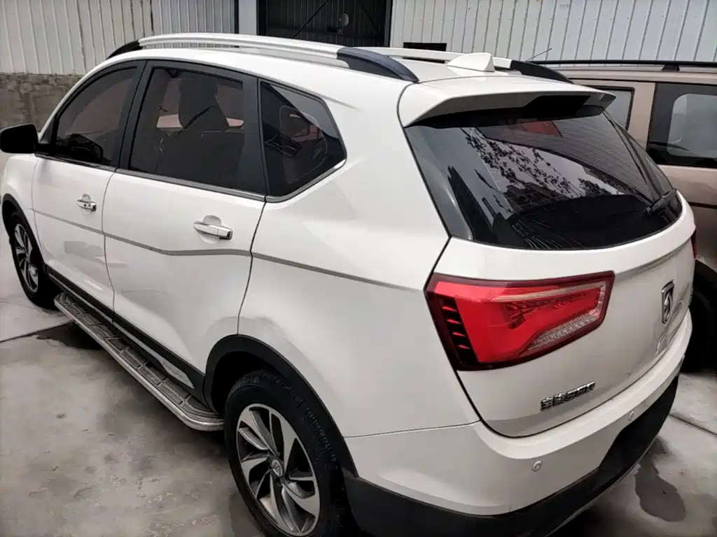 Фото 5 - Baojun 560