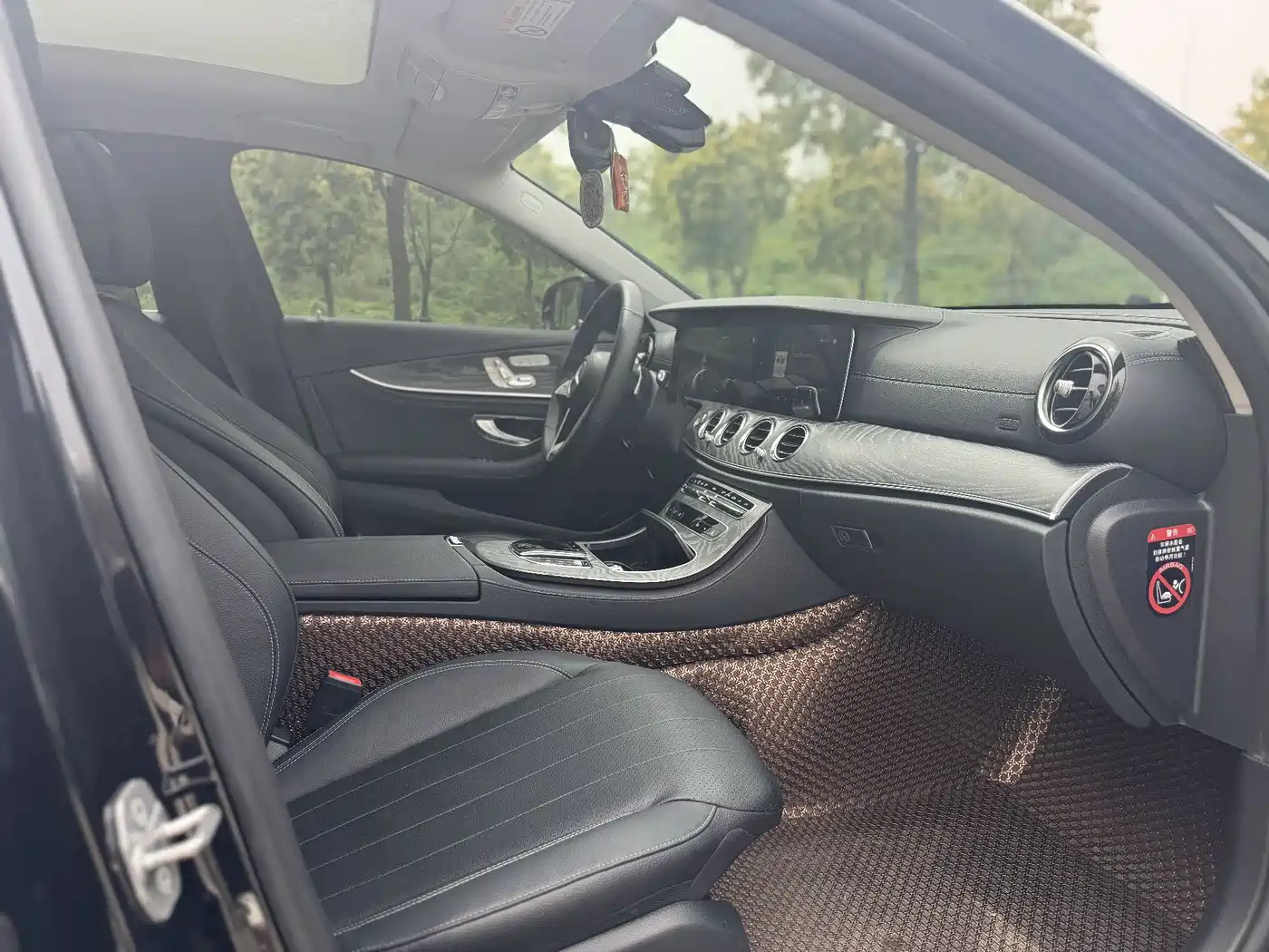 Mercedes-Benz E-Class 2022 E 300 L Luxury фото 6
