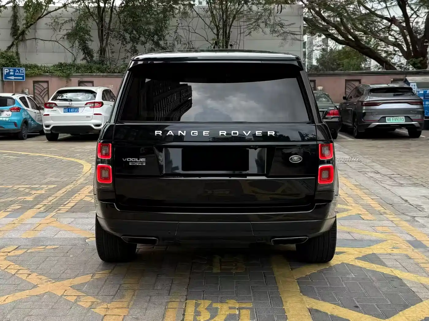 Land Rover Range Rover 2018 3.0 SC V6 Vogue Heritage Edition фото 10