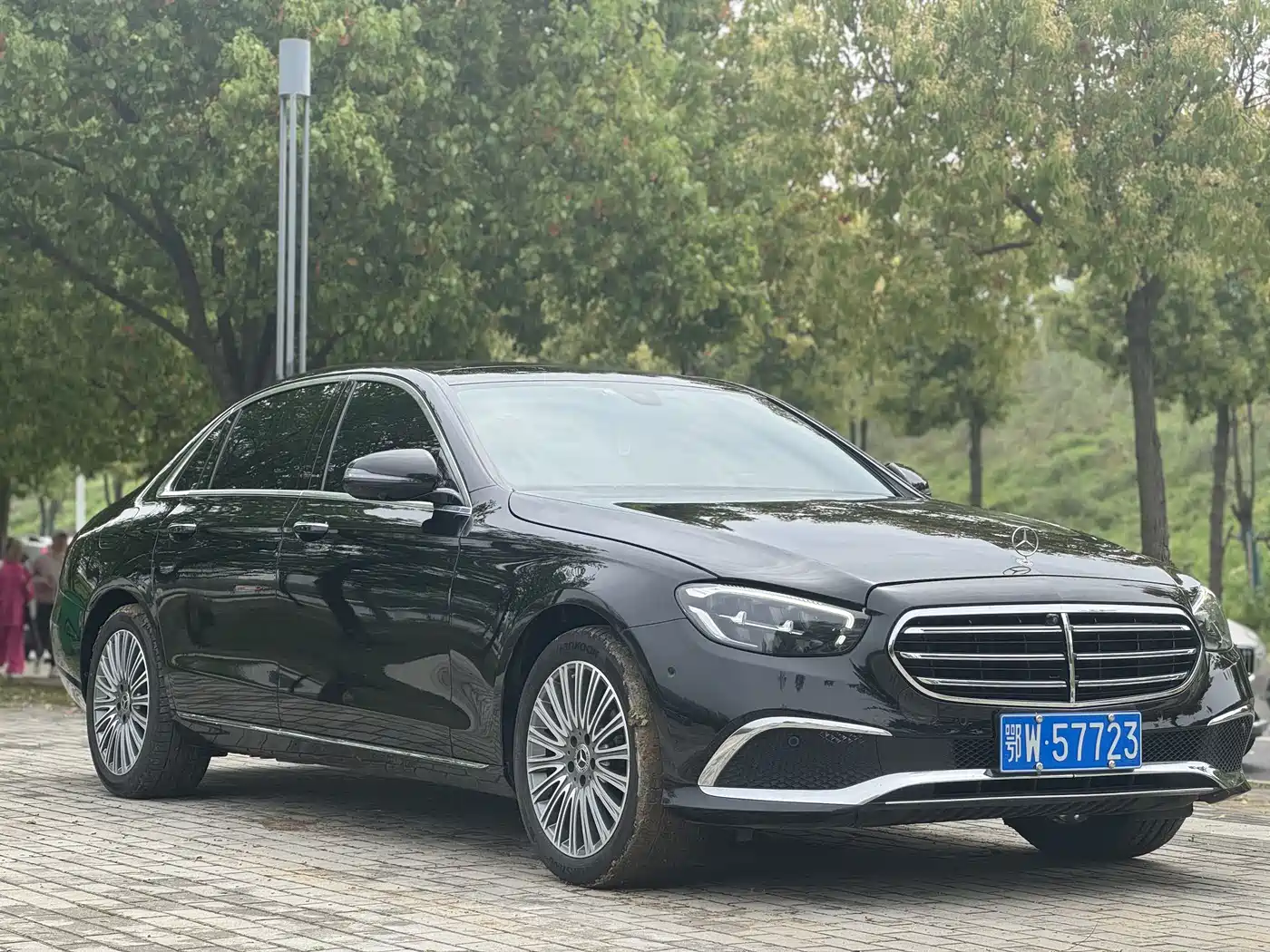 Mercedes-Benz E-Class 2022 E 300 L Luxury фото 2