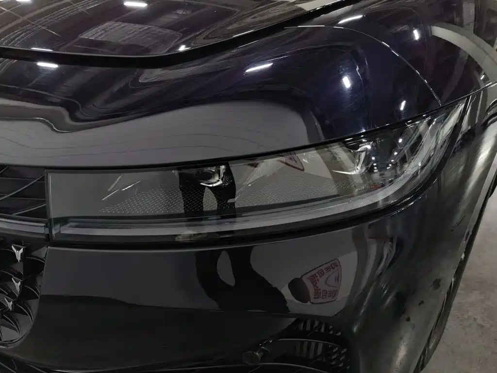 Voyah Auto VOYAH Zhuiguang 2025 2024 PHEV AWD Ultra-long Range Executive Edition