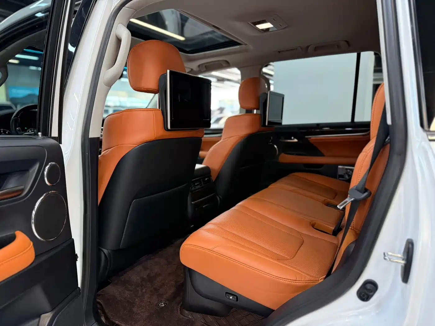 Lexus LX 2017 570 Dynamic Luxury фото 12