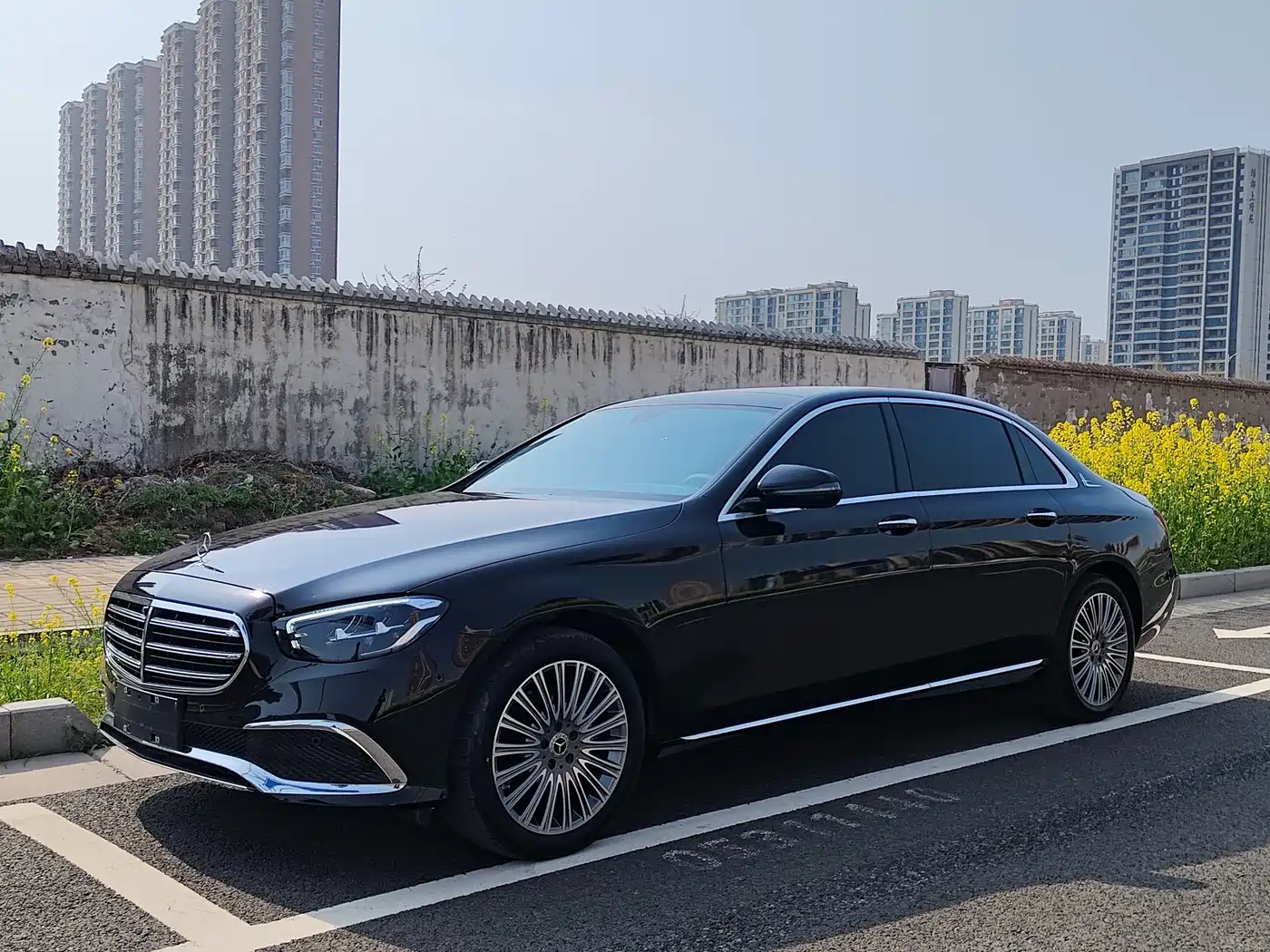 MERCEDES-BENZ E CLASS