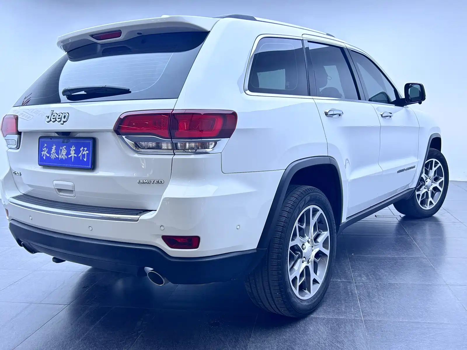 Фото 5 - Jeep Grand Cherokee (Import)