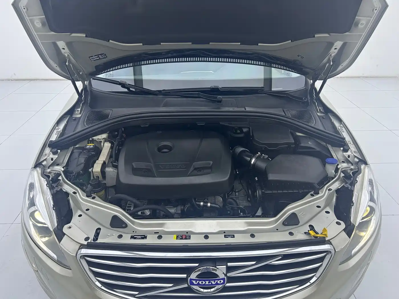 Фото 14 - Volvo XC60