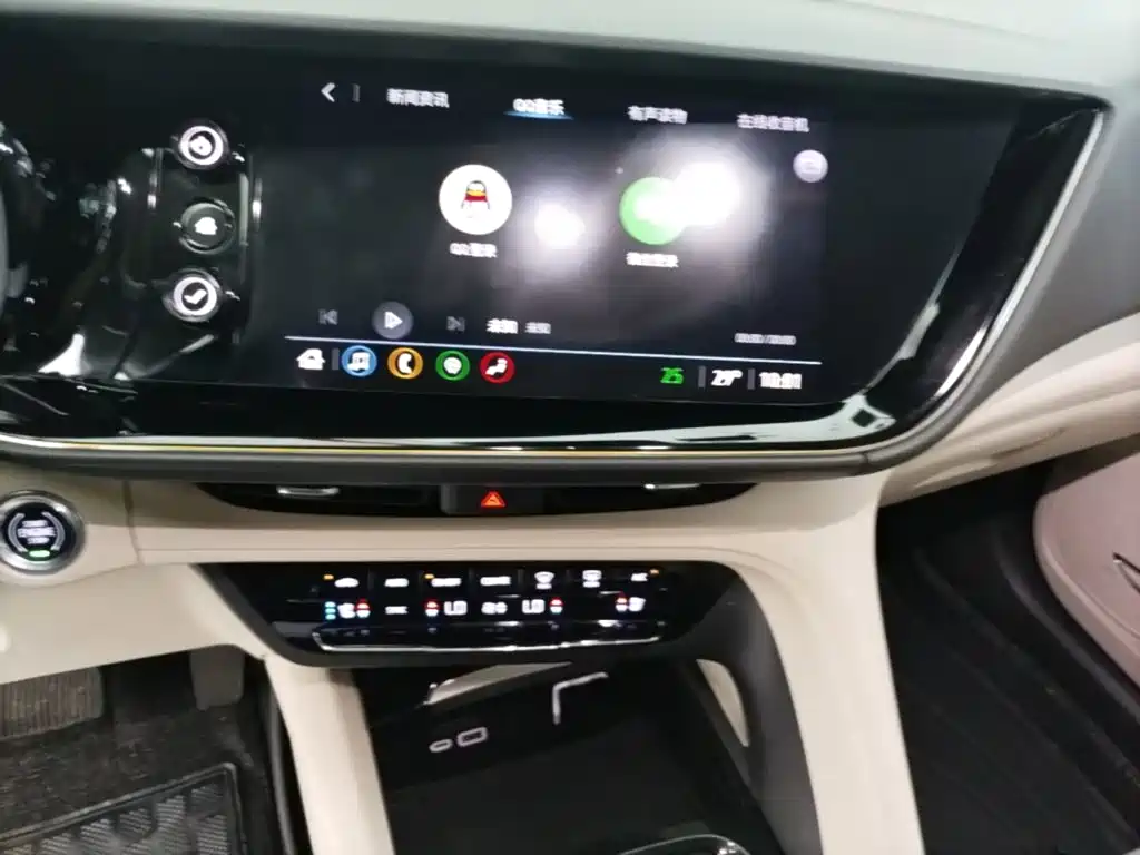 Фото 13 - Buick Envision Plus