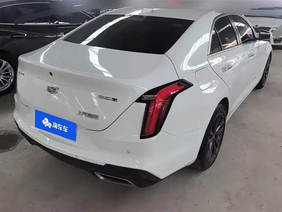 CADILLAC CT4