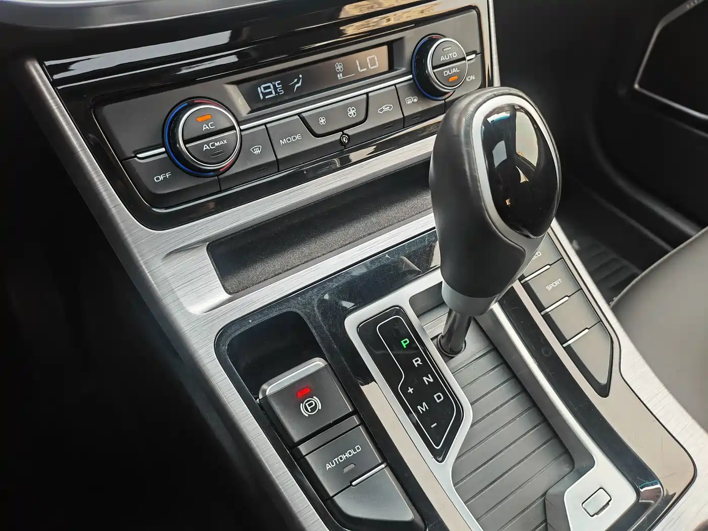 GEELY AUTOMOBILE EMGRAND GS