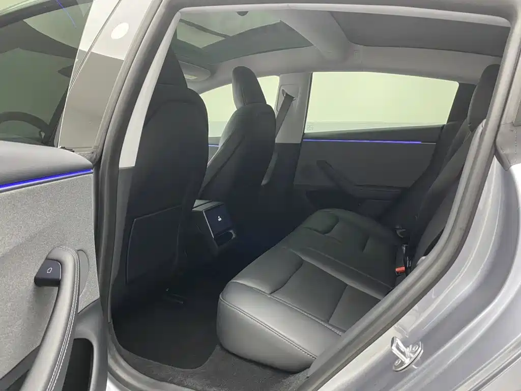 Фото 17 - Tesla Model 3