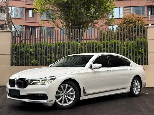 BMW 7 SERIES