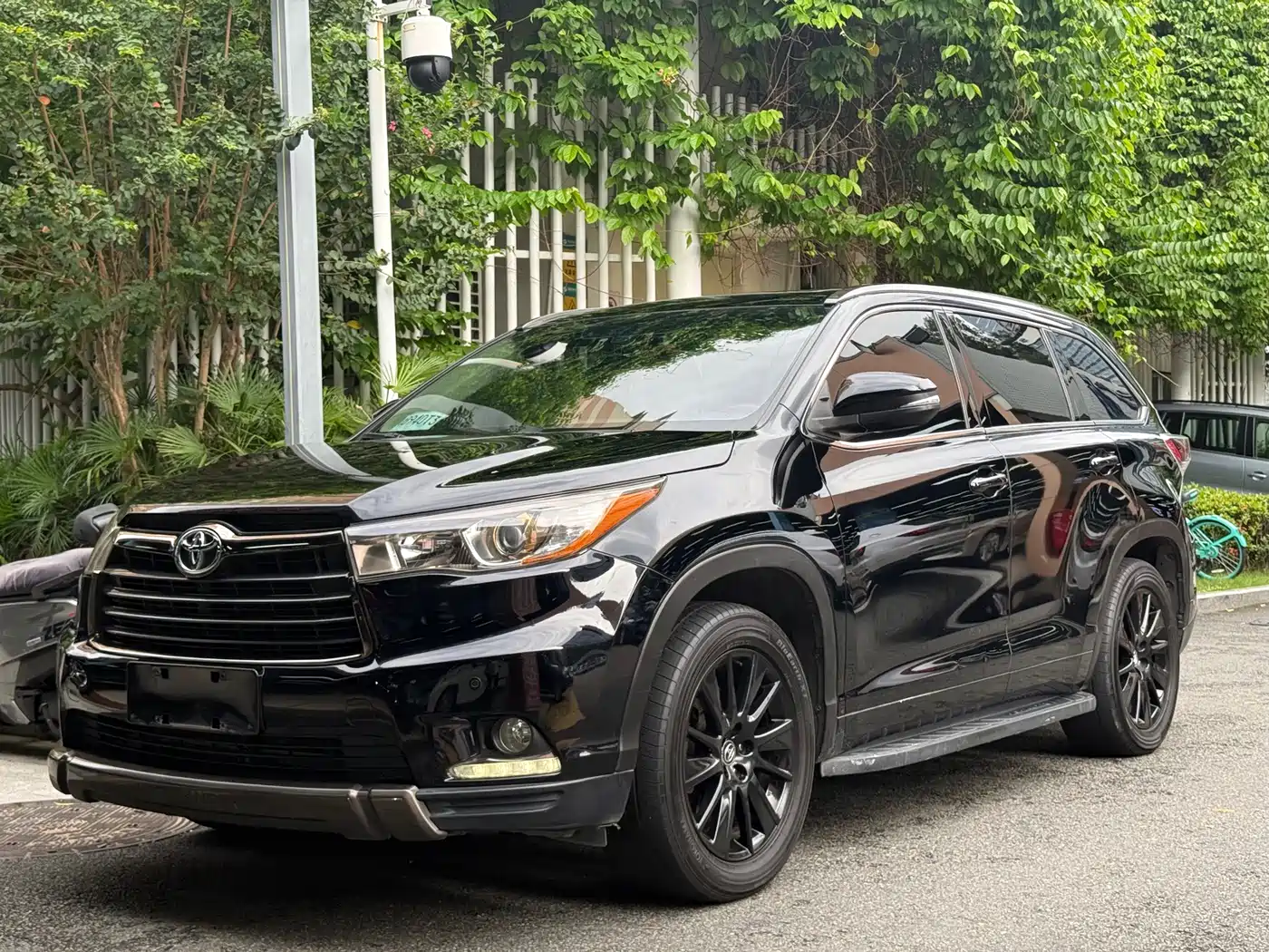 Photo 1 - Toyota Highlander