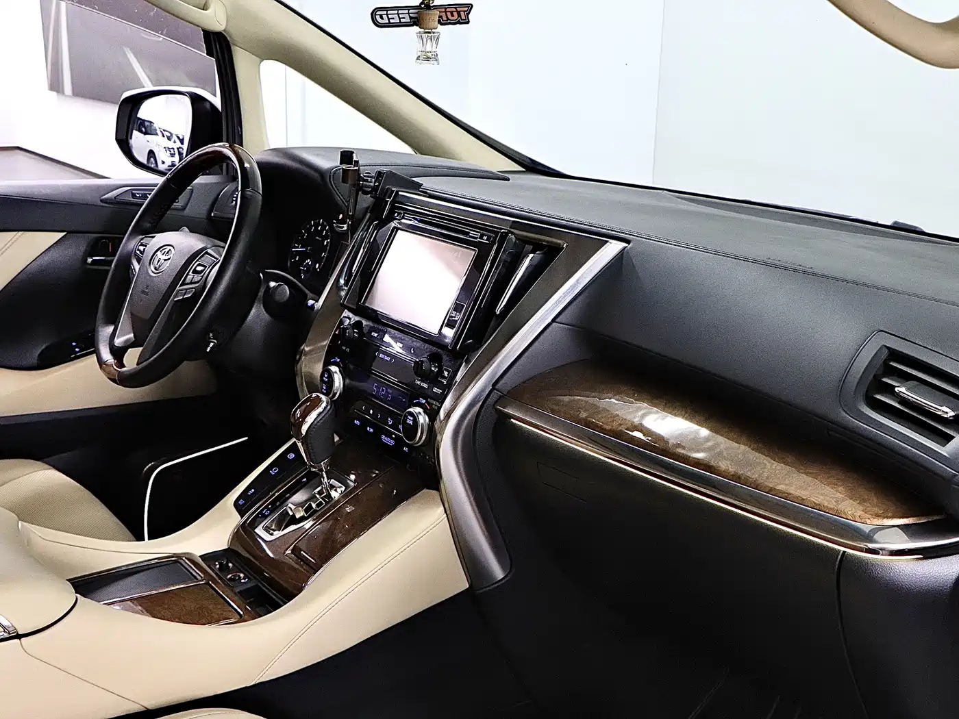 Toyota Alphard 2015 3.5L Premium Edition фото 15