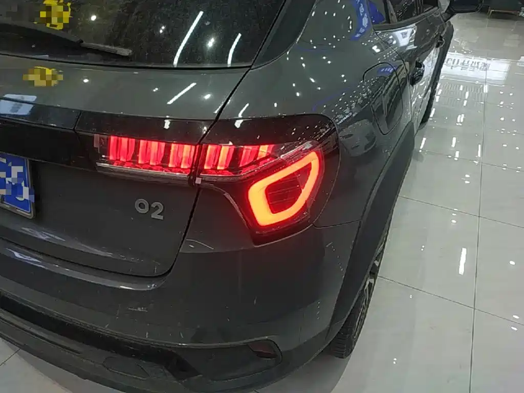 Photo 8 - Lynk & Co 02