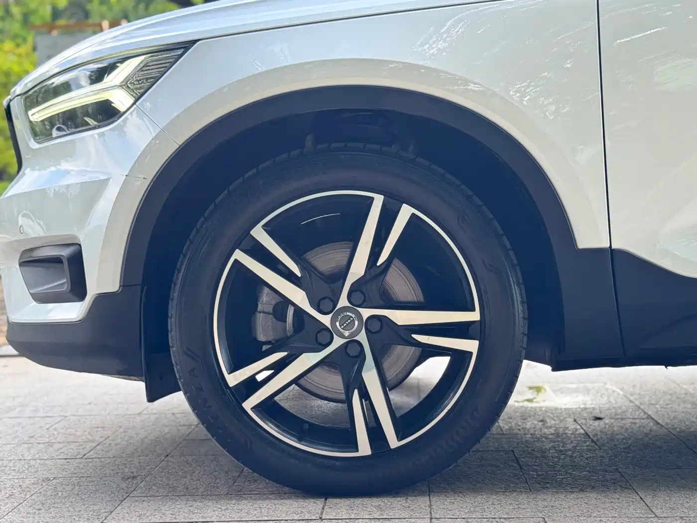 Фото 23 - Volvo XC40