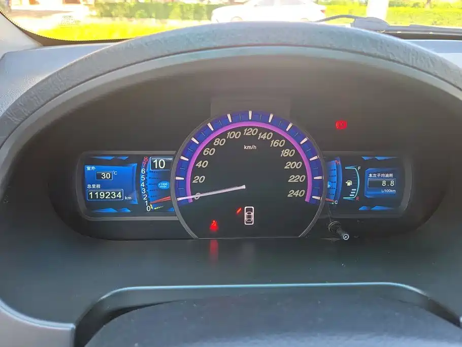 BYD S6 2014 2014 Model 2.0L Manual Luxury 5-Seater