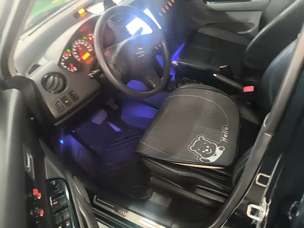 Photo 15 - Suzuki Swift