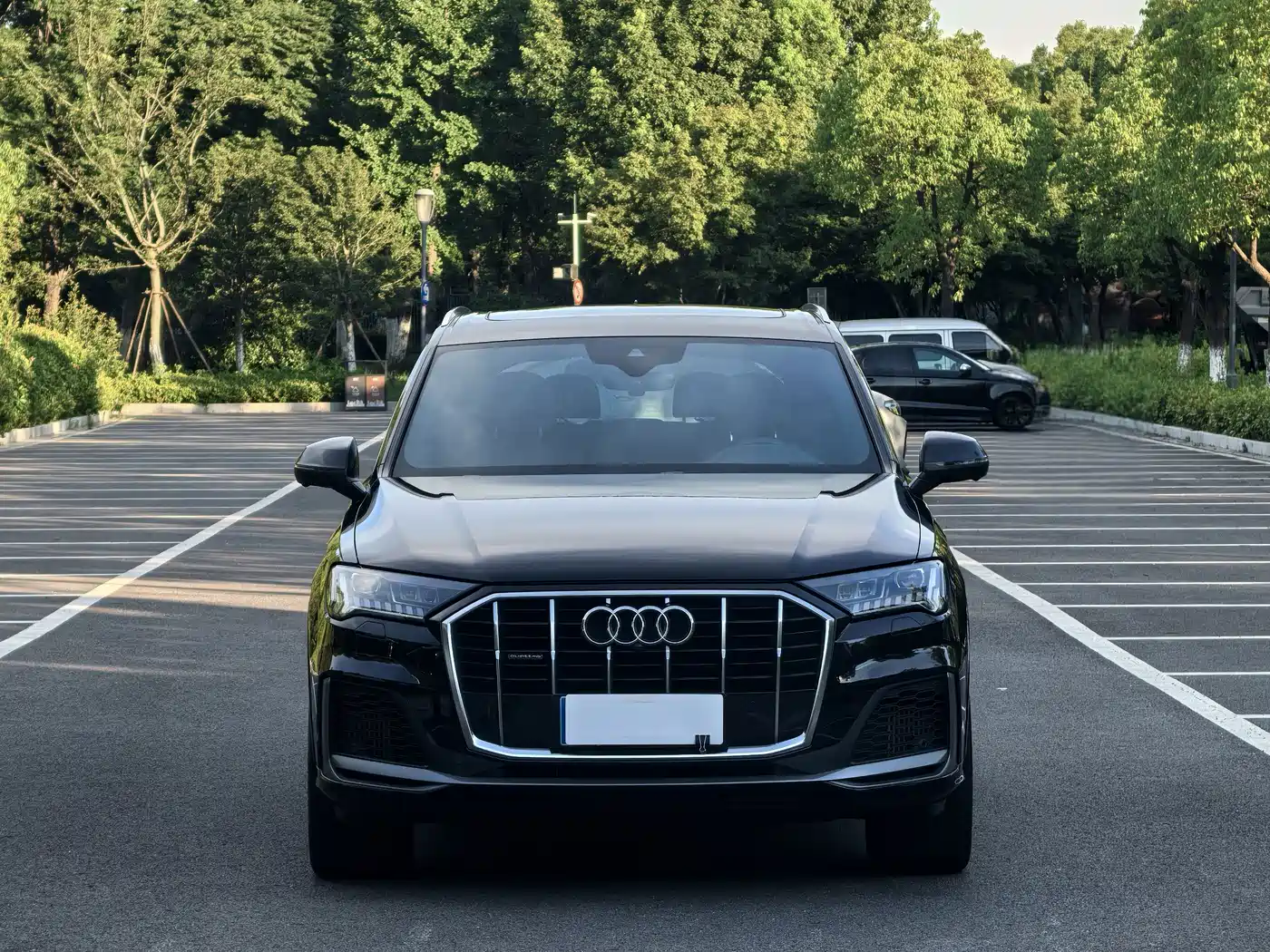 Фото 2 - Audi Q7