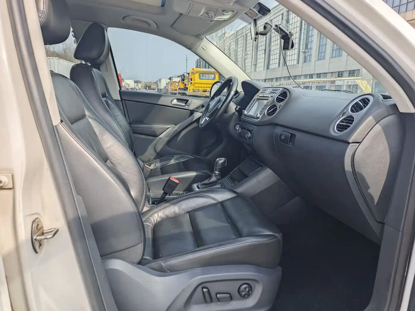 Volkswagen Tiguan 2012 1.8TSI Automatic 4WD Elite Edition фото 7