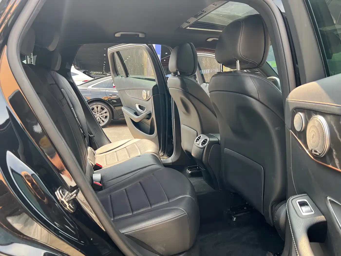 Photo 11 - Mercedes-Benz EQC