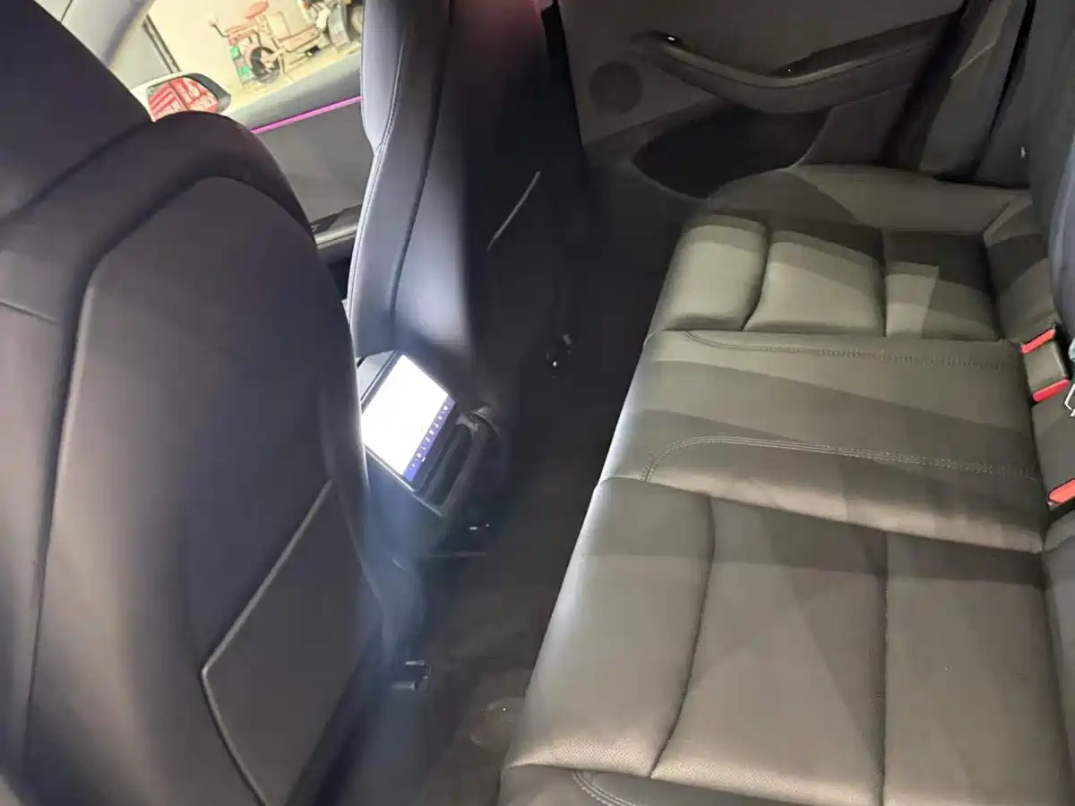 Фото 9 - Tesla Model 3