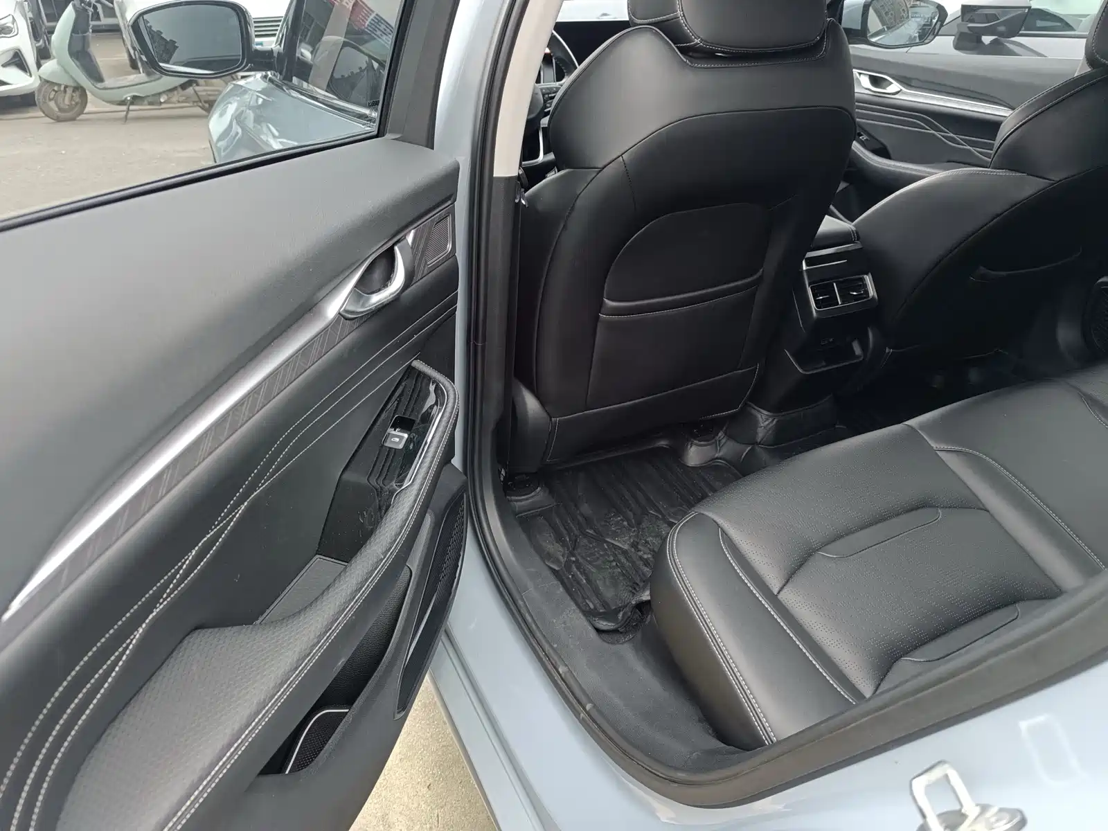 Фото 9 - Geely Preface