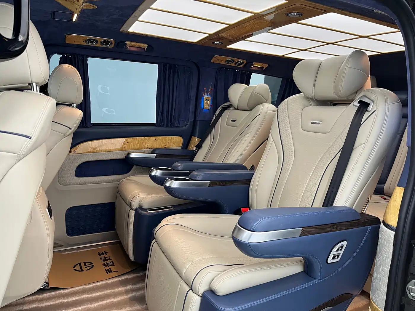 Mercedes-Benz Vito 2020 2.0T Business Edition (7-seater) фото 8