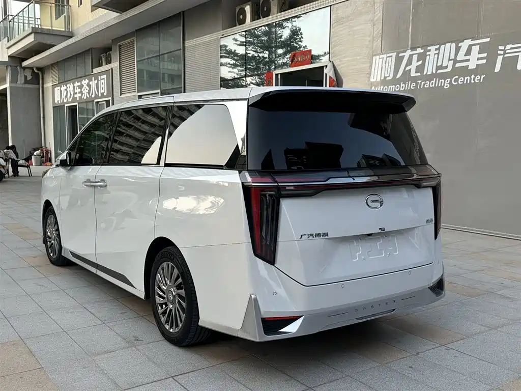 GAC TRUMPCHI M8