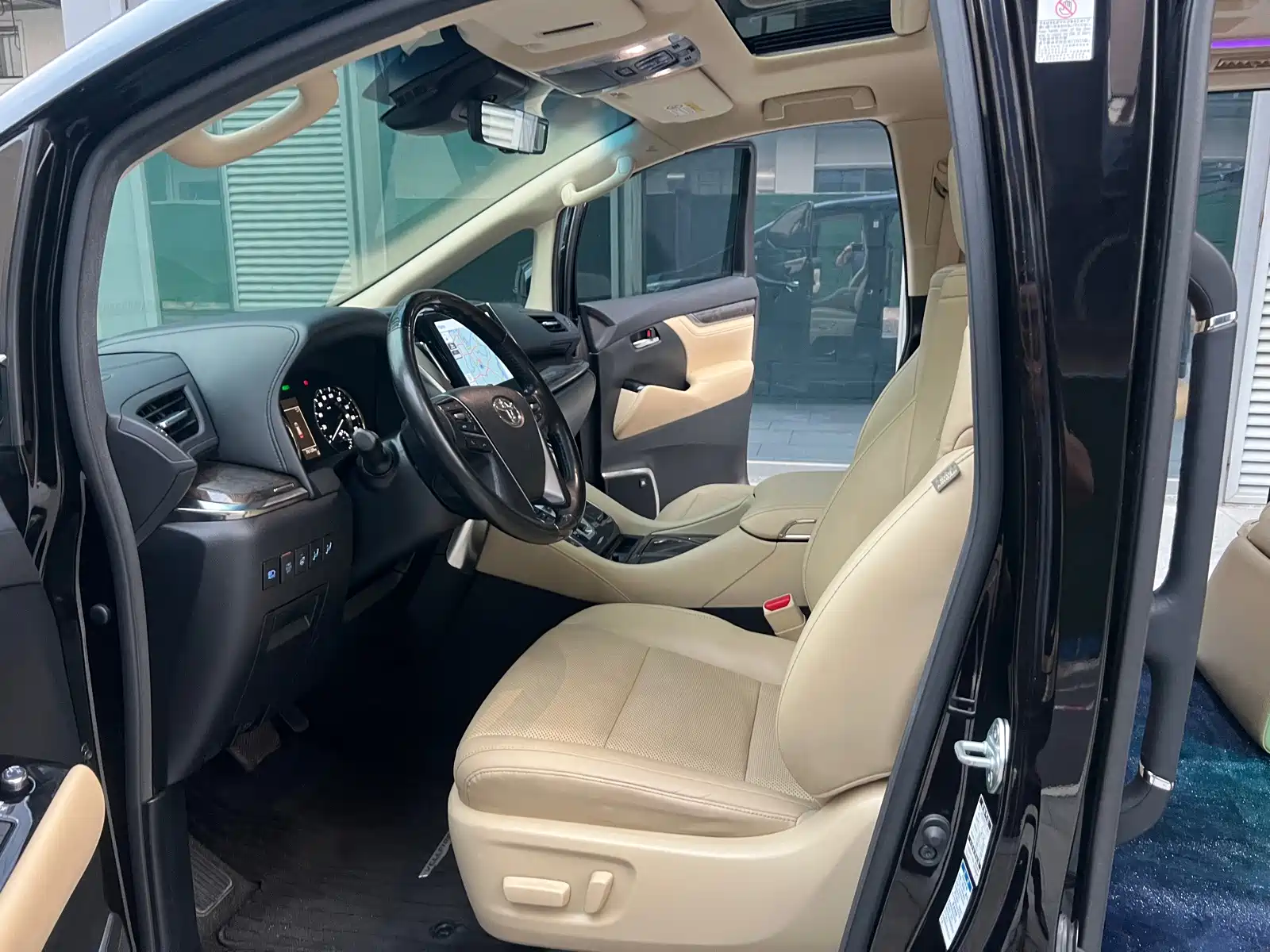 Фото 9 - Toyota Vellfire