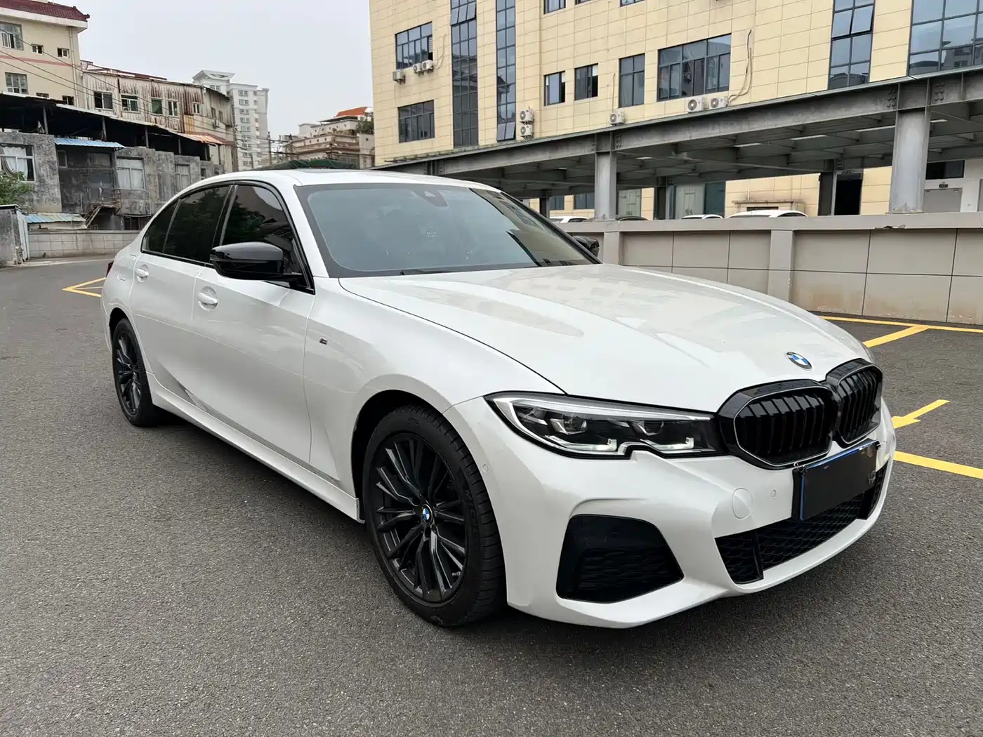 BMW 3 Series 2022 Facelift 325Li M Sport Shadow Edition фото 3