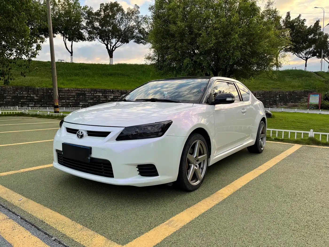 Toyota Zelos 2012 2011 2.5L Luxury Edition