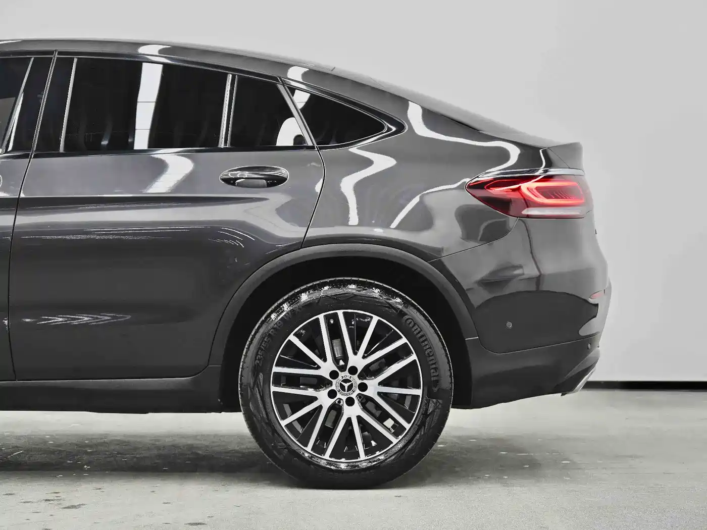 Mercedes-Benz GLC Coupe 2023 Model GLC 260 4MATIC Coupe SUV фото 26