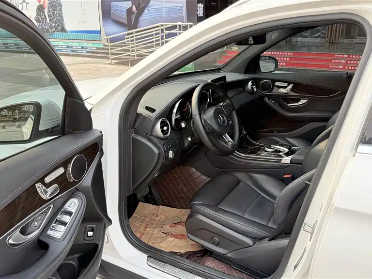 Mercedes-Benz GLC 2017 GLC 260 4MATIC Luxury фото 8
