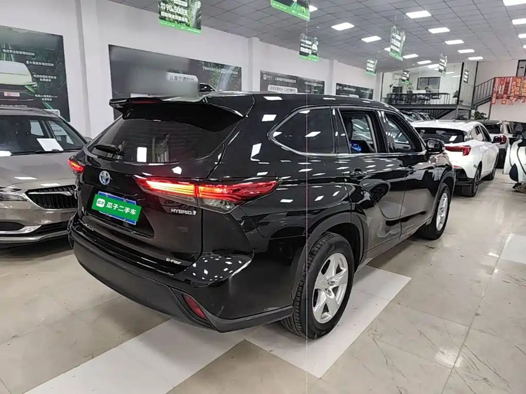 Photo 5 - Toyota Highlander