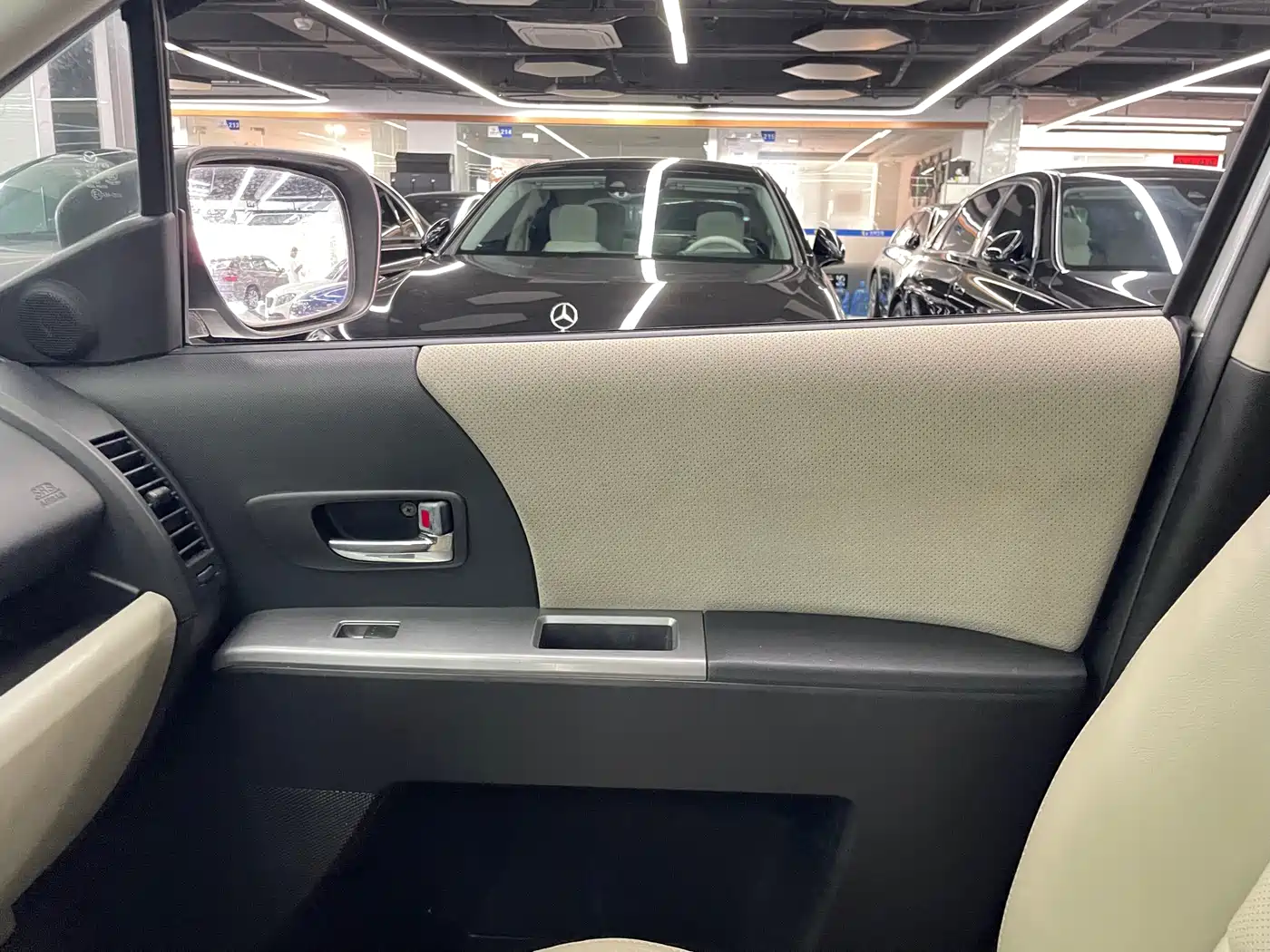 Mazda Mazda5 2010 2008 2.0 Automatic Luxury Edition