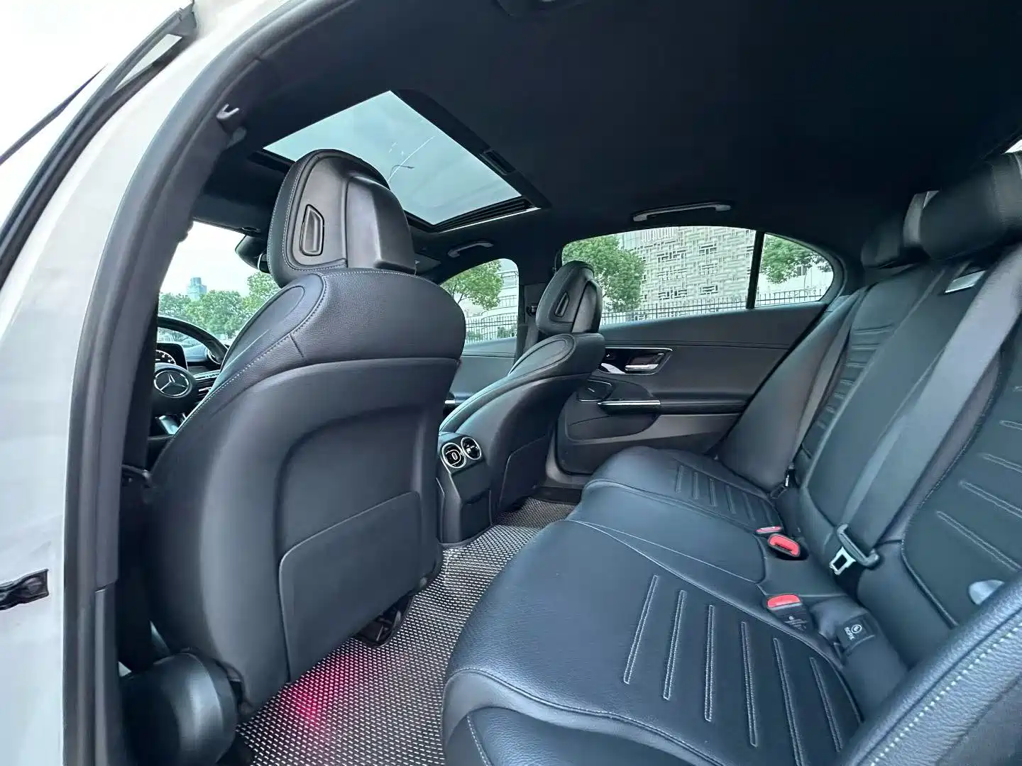Фото 5 - Mercedes-Benz C-Class