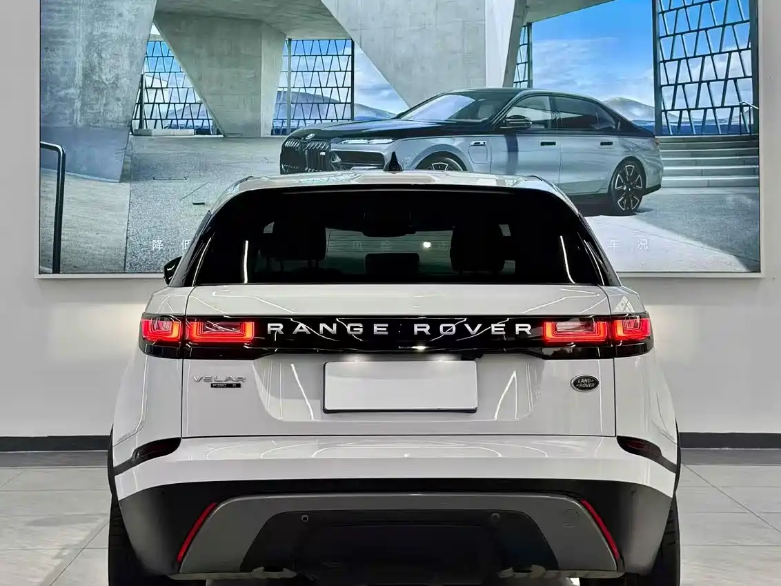 Фото 8 - Land Rover Range Rover Velar